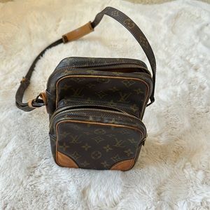 AUTHENTIC LV MONOGRAM CROSSBODY/ SHOULDER BAG